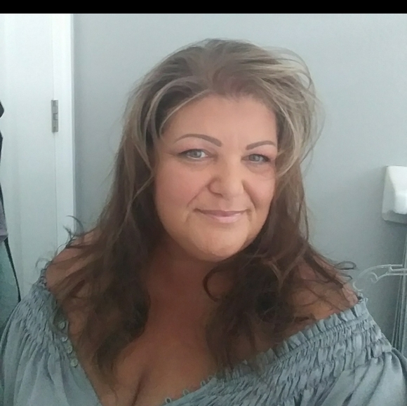 Meet your posher - Picture 1 of 3